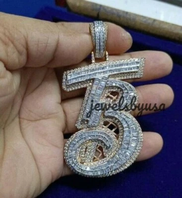 Colgante de plata 925 con letra de nombre personalizado de moissanita natural baguette de 3,5 quilates para hombre Foto 1 de 4