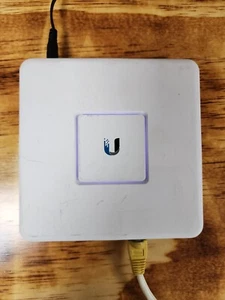 Ubiquiti UniFi Security Gateway Router (USG) 1000MBPS GIGABIT + Power supply - Picture 1 of 4