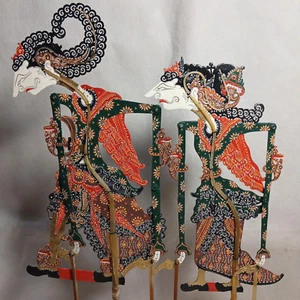 Seltene Sammlung Wayang Kulit Konvolut Paar Kamajaya & Kamaratih mit Holzständer - Bild 1 von 9
