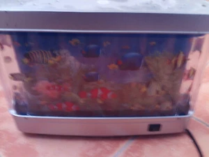 Aquarium Lampe - Fische bewegen sich - 3D Effekt Nachtlicht Kinderlampe - Bild 1 von 8