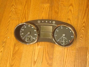 Cuadro de instrumentos velocímetro MERCEDES BEN W251 R-Class R350 80K A251 540 3448 - Imagen 1 de 5