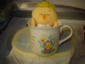 HALLMARK EASTER CUP W/CHICK - Picture 1 of 6
