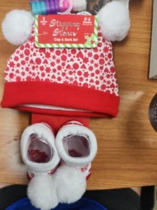 1 Piece Stepping Stones Baby Cap and Sock Set 0-6 Months 1st xmas - Picture 1 of 4