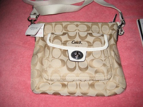 BORSA COACH SIGNATURE POCKET SWINGPACK NUOVA CON ETICHETTE