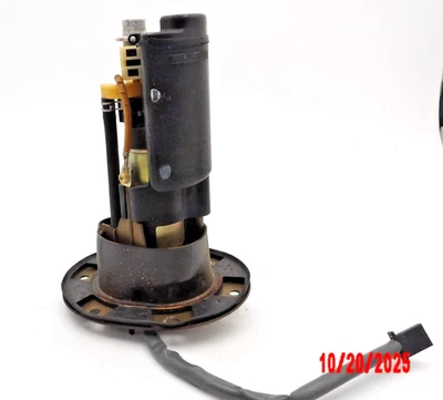 2004 04 05 Honda CBR1000 1000 RR gas fuel pump Foto 1 de 4