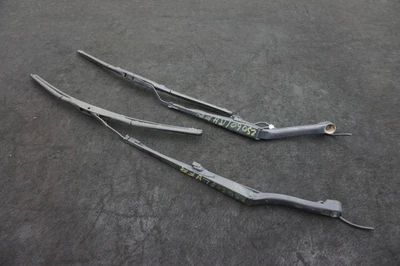 Set Front Windshield Wiper Arm Blade 10424238 Chevrolet Corvette C5 Z06 1997-04 - Image 1 of 4