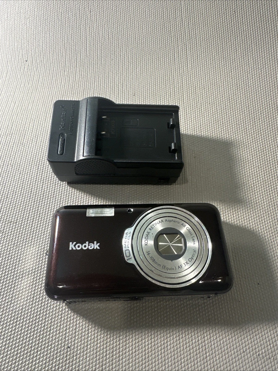 Kodak・easyshare V1003。デジタルカメラ【アダプタ付き作動品