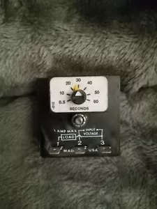 TEMPORIZADOR DE ESTADO SÓLIDO ENTREELEC TS2422 0,5-60 SEGUNDOS 120 V-AC 1AA D343808 - Imagen 1 de 3