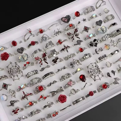 Lote de 50 anillos a granel para hombres y mujeres gótico grunge moda anillo al por mayor Foto 1 de 4