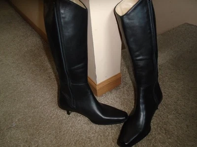 NUEVO LARRIANA BOTAS DE CUERO NEGRAS TACÓN BAJO HASTA LA RODILLA, TALLA 7, HECHAS EN ITALIA Foto 1 de 4