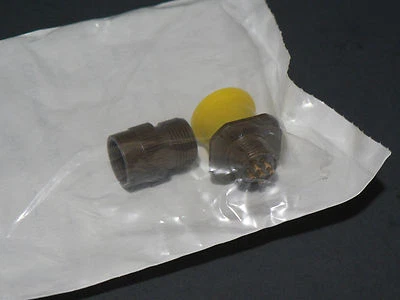 SOURIAU 851-01A10-98P50 MALE 6 TERMINAL 1 PORT ST MOUNT CIRCULAR CONNECTOR - Image 1 of 4