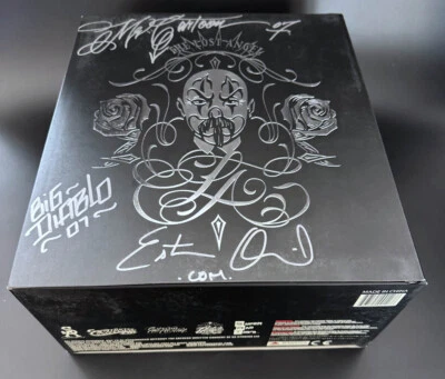 Mr. Cartoon SIGNED The Lost Angel Vol. 1 Figure AUTOGRAPHED ESTEVAN ORIOL - Image 1 of 4