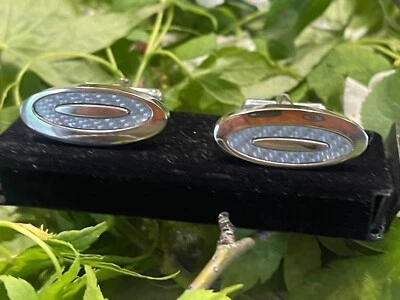 Cuff-Daddy Cufflinks in Unique Light Carbon Fiber Stainless Steel Oval No Box - Image 1 of 4