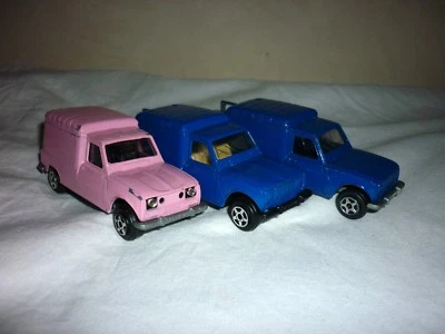 Lot de 3 RENAULT R4 fourgonnette Jet Car 1/43 métal 2 bleues et 1 rose - Photo 1/4