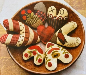 TIMELESS TRADITIONS Sewing & Applique Pattern - GATHERING HEARTS - Norma Whaley - Picture 1 of 3