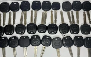 Original Lot Of 27 -Toyota OEM FactoryChip Chipped Ignition Transponder Keys - Picture 1 of 4