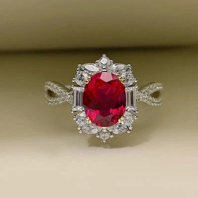 Anillo de compromiso con halo de rubí rojo creado en laboratorio ovalado enchapado en oro blanco de 14 quilates de 2 quilates para mujer Foto 1 de 4