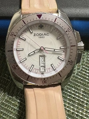 Reloj de buceo de cuarzo suizo Zodiac Speed Dragon ZO5513 para mujer batería nueva correa original Foto 1 de 4