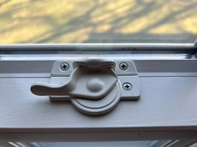 Andersen White Zinc Window Sash Cam Lock With Keeper & Screws - Image 1 of 4