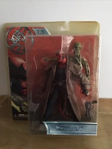 FIGURA DE COLECCIÓN 2004 MEZCO TOY HELLBOY IVAN CADÁVER GABARDINA VARIANTE SERIE 1.5 - Imagen 1 de 11
