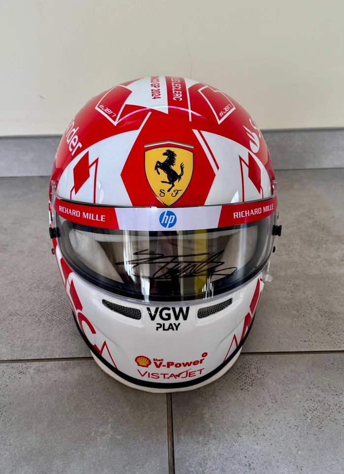 Casque Charles Leclerc 1:1 Monaco 2024 GP signé  - Photo 1/4