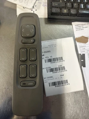 2003-5 Cadillac Deville interruptor de janela mestre “match plug” - Imagem 1 de 2