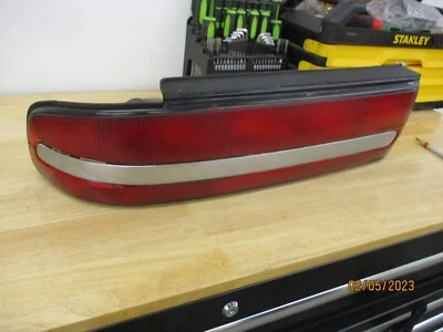 1993 年别克 Regal 4 门轿车左尾灯总成铬 LH 驱动器 OE — 第 1/4 张图片