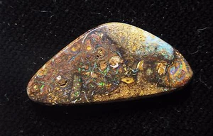 Nice 7.6 ct Boulder Opal Cabochon freeform - Australia - Bild 1 von 5