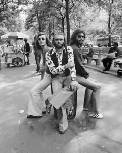 8x10 Print Bee Gees Robin Gibb Maurice Gibb Barry Gibb #BDR - Picture 1 of 1