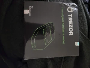 Trezor One Cryptocurrency Hardware Wallet Black Bitcoin wallet - Picture 1 of 2