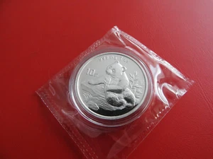 *China Panda 10 Yuan 1998 Silber  1 Oz. 999 *Eingeschweißt (Ki.Rot) - Bild 1 von 2