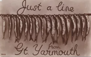 UK GLOSSY POSTCARD ~ "JUST A LINE FROM GT YARMOUTH" - Picture 1 of 2