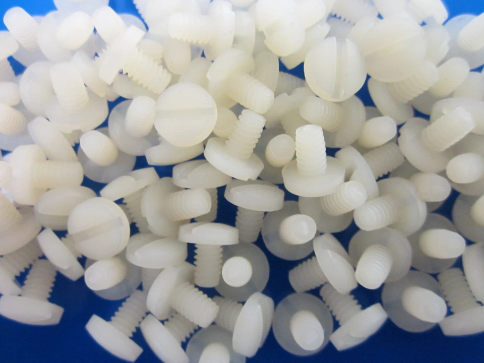 Lot of 100 Nylon Machine Screws 8-32 Thread 1/4" Long Slotted Drive Binding - Image 1 of 1