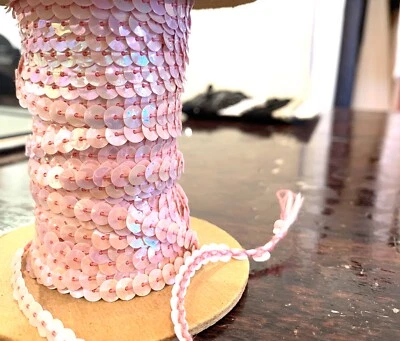 Cadena plana de lentejuelas no elásticas 6 mm acabado perla rosa X 2 mtr Foto 1 de 4