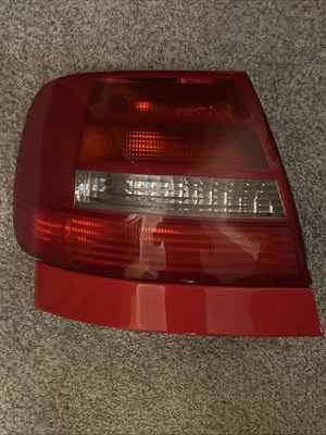 Задний фонарь левый для Audi A4 B5 quattro левая отделка 1994 - 2001 красный - Изображение 1 из 2