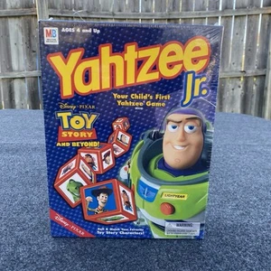 Nuovo gioco completo Yahtzee Jr. Toy Story and Beyond Hasbro 2002 Disney Pixar - Foto 1 di 6