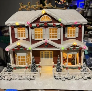 SPRECHENDES Weihnachtshaus - LIEST NACHT VOR WEIHNACHTEN - Lichter - 9" hoch - Bild 1 von 6