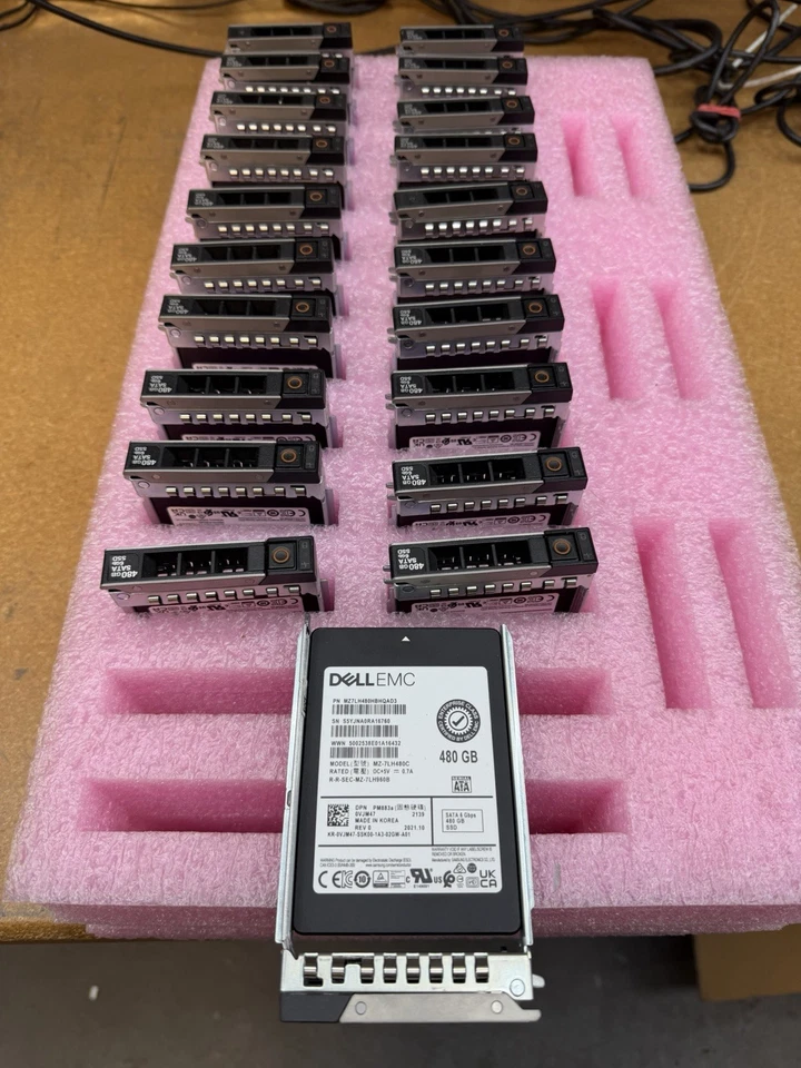 21 x Dell VJM47 480GB 6Gb/s 2.5" SATA RI SSD Samsung PM883a MZ-7LH480C 14th Tray - Image 1 of 1