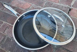 HexClad Hybrid Nonstick 10-Inch Frying Pan, W Tempered Glass Lid, GOOD!! - Picture 1 of 8
