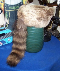 Vintage Youth Size Large Fur Coonskin Raccoon Tail Davey Crockett Style Hat - Picture 1 of 3