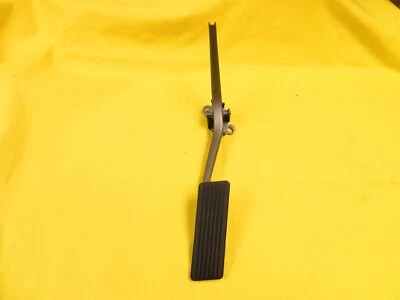 Pedal de gasolina Mustang 71 72 Foto 1 de 4