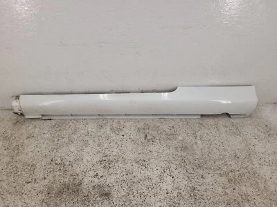 Левый молдинг для боковой юбки Volvo C70 от оригинального производителя 2006-2013 годов выпуска - Изображение 1 из 4