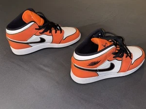 Nike Air Jordan 1 MID SE DD6834 802 TURF ORANGE youth 7 - Picture 1 of 24
