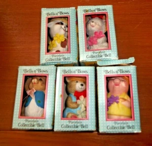 5 adornos vintage de campanas y arcos Giftco en cajas originales-campanas de clapper adorables - Imagen 1 de 7