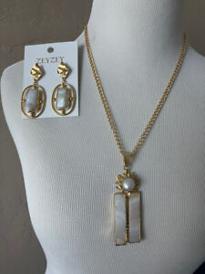 Mother of Pearl Earring and Necklace Set | NWT