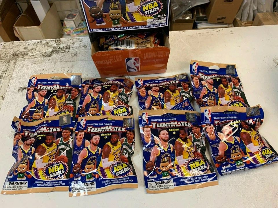  8 nuevos paquetes sin abrir de TeenyMates específicos para jugadores TeenyMates de la serie 6 de la NBA Foto 1 de 1