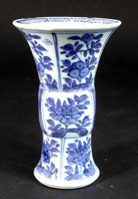 Kleine VASE aus VUNG TAU CARGO, China, KANGXI um 1690 - Bild 1 von 4