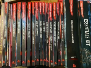 Dungeons and Dragons 5th Edition Essential Book Bundle - Picture 1 of 22
