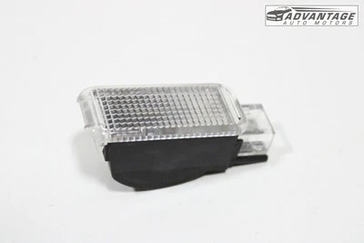 2012-2018 AUDI A7 QUATTRO REAR RIGHT SIDE INTERIOR COURTESY LIGHT LAMP OEM - Image 1 of 4
