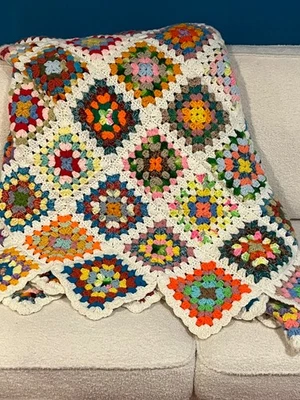 "Manta vintage crochet abuela cuadrados XL 84x94"" blanca afgana multicolor" Foto 1 de 4